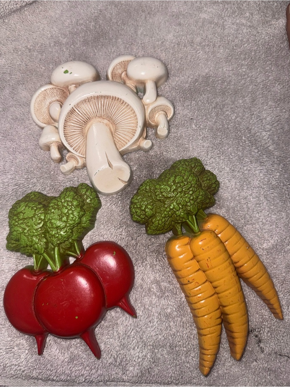 HOMCO Vegetables Wall Hanging Radish Mushroom Carrot Kitchen VTG 1982 MCM